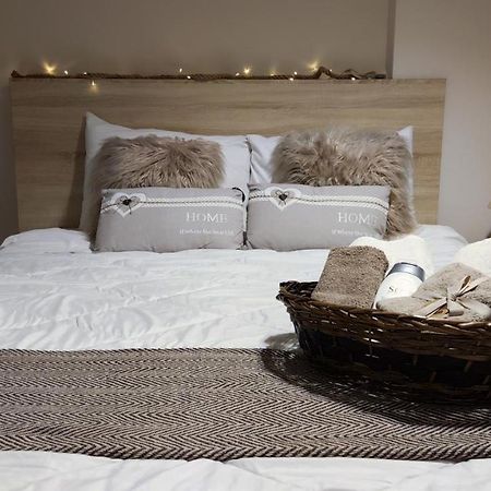 Rock & Roll 2 - Modern Apartment In Trikala Екстер'єр фото