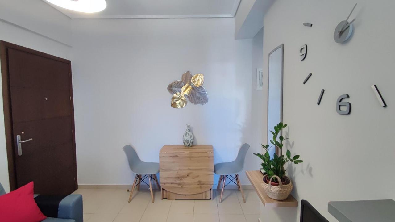 Rock & Roll 2 - Modern Apartment In Trikala Екстер'єр фото