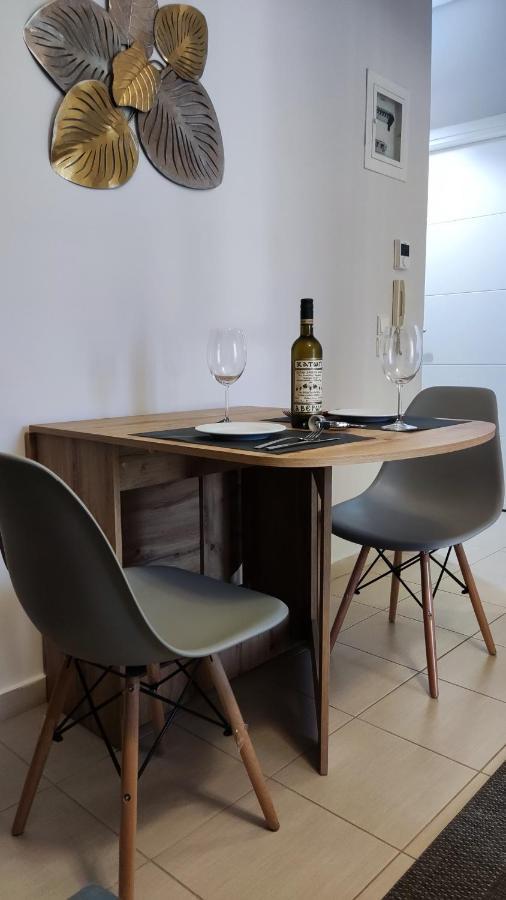Rock & Roll 2 - Modern Apartment In Trikala Екстер'єр фото