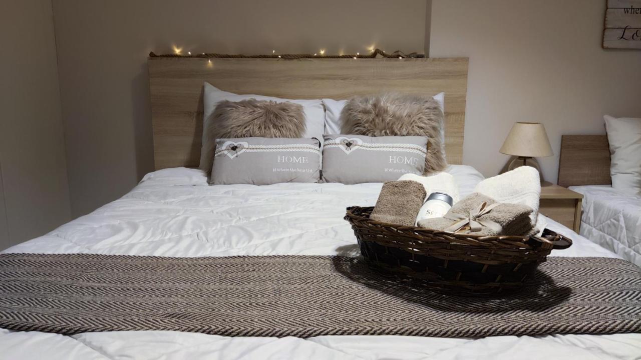 Rock & Roll 2 - Modern Apartment In Trikala Екстер'єр фото